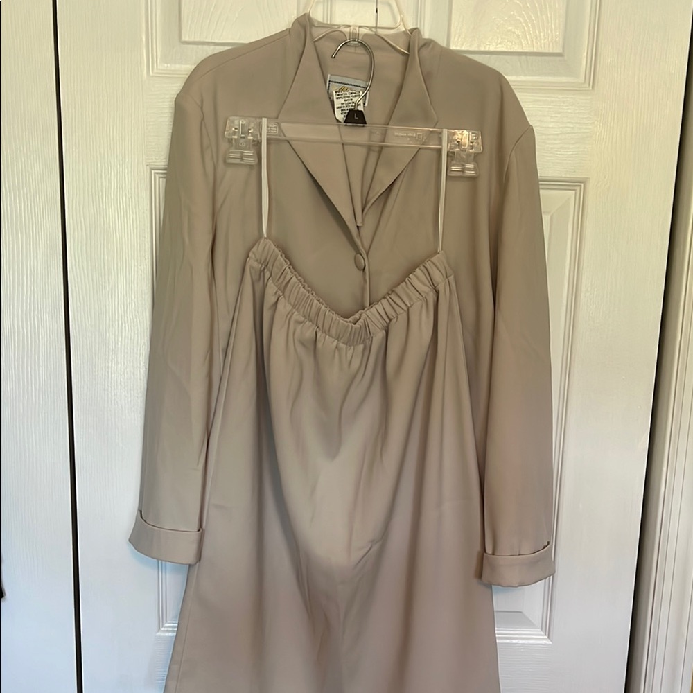 Women’s 2-Piece Suit/Skirt